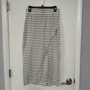Soho New York & Company Street Striped Skirt - Gray and White